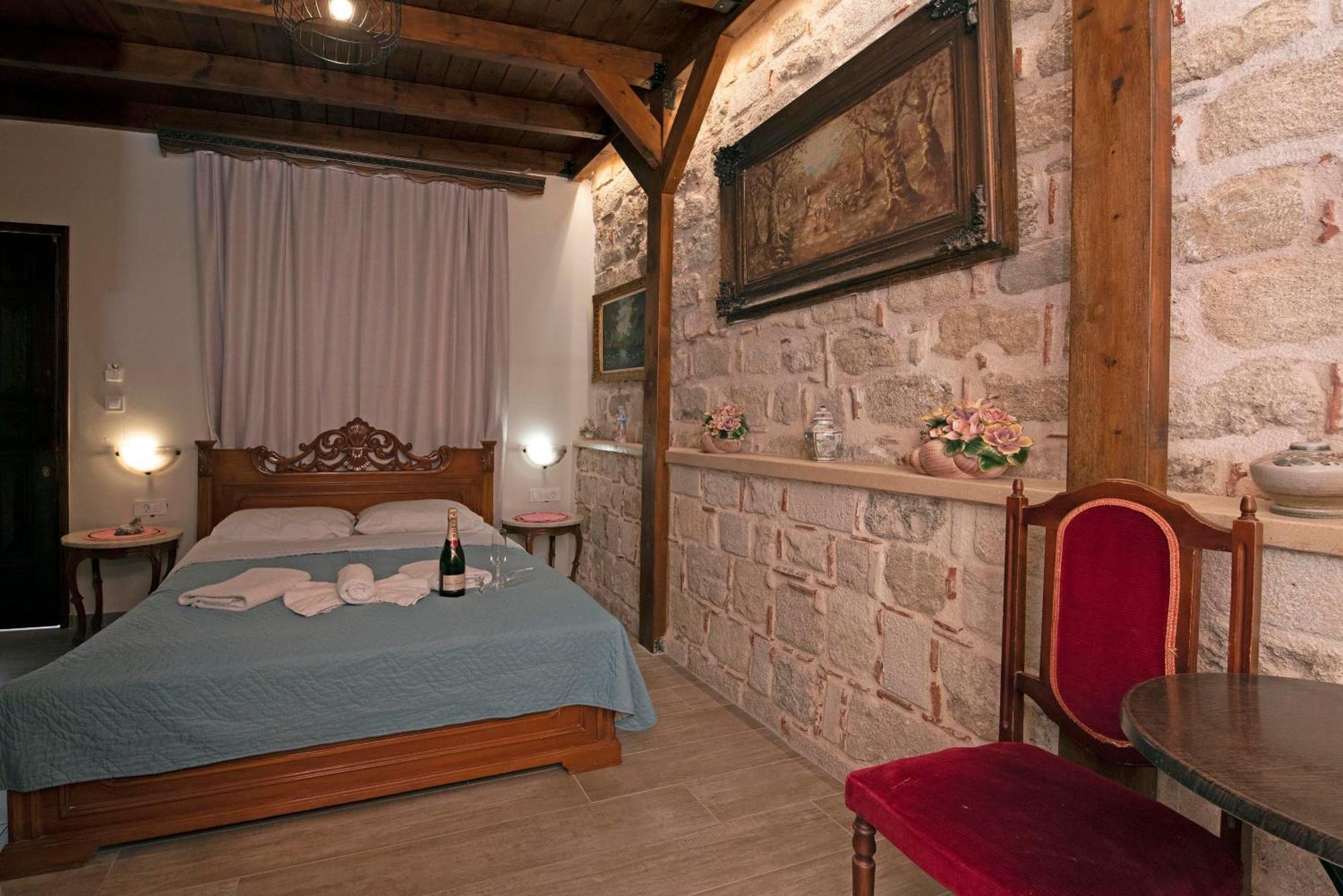 Arionos Rooms - Old Town Rhodes City Esterno foto